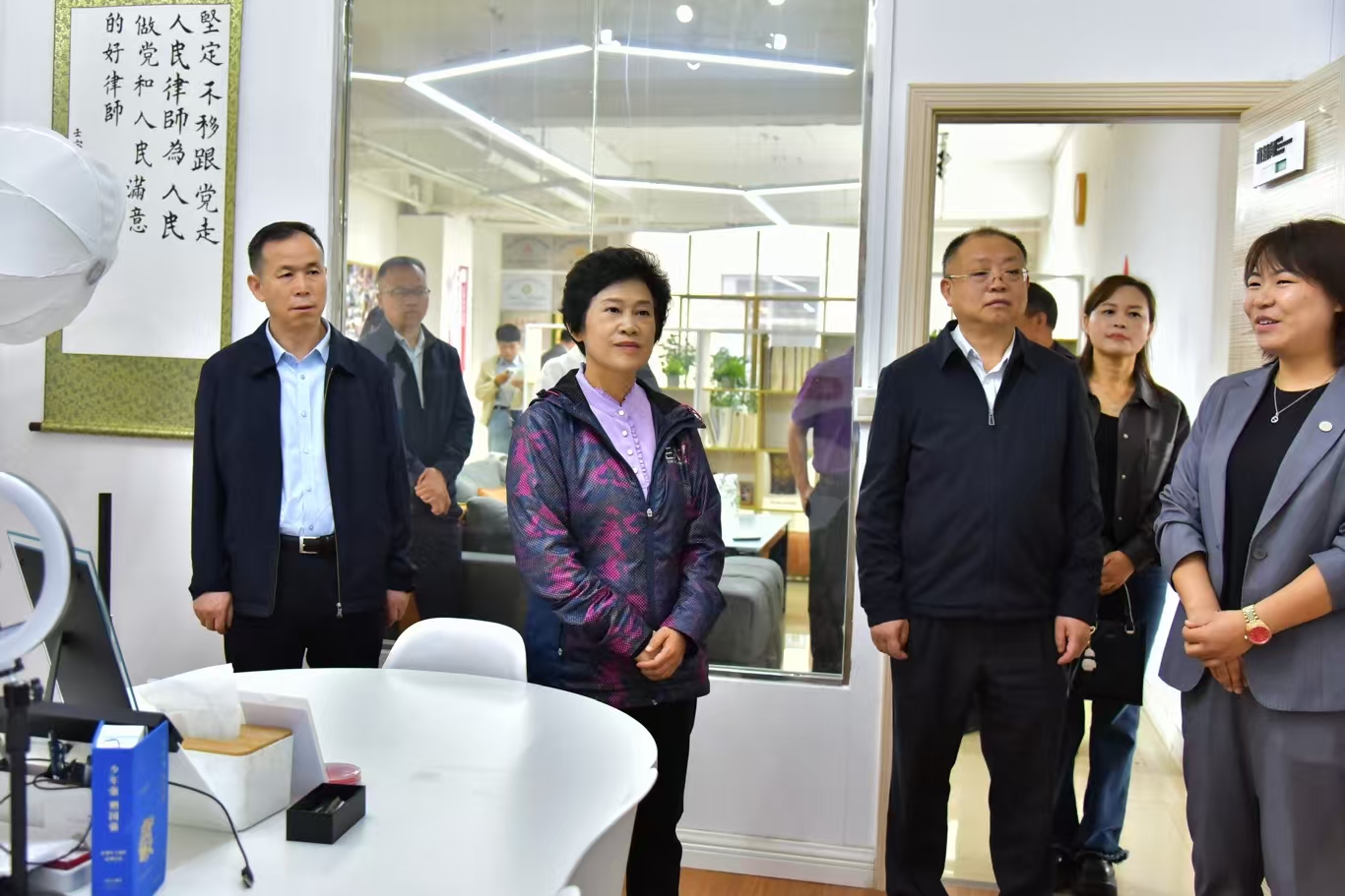 楊永英率隊(duì)赴安順市開(kāi)展未成年人“兩法兩條例”執(zhí)法檢查